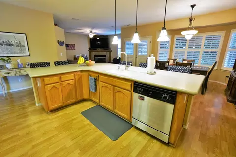 Kitchen - 1327 Mission Dr, Lemoore, CA 93245 photo 2 of 7