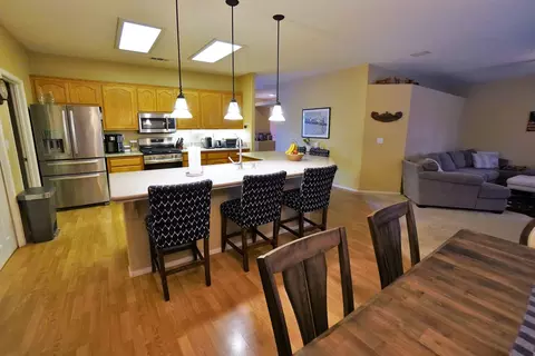 Dining - 1327 Mission Dr, Lemoore, CA 93245 photo 4 of 6