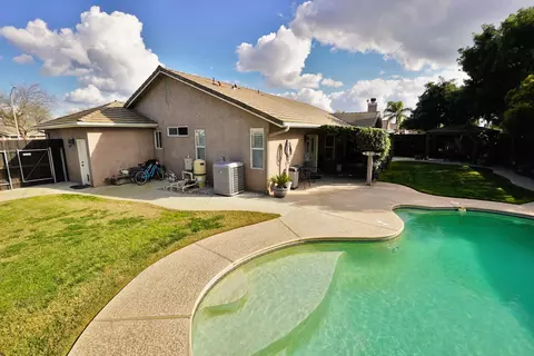 Exterior - 1327 Mission Dr, Lemoore, CA 93245 photo 13 of 29