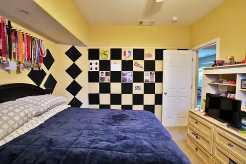 Bedroom - 1327 Mission Dr, Lemoore, CA 93245 photo 4 of 12