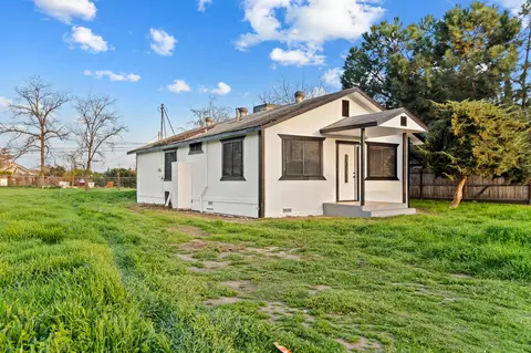 246 N Dwight Ave, Farmersville, CA 93223