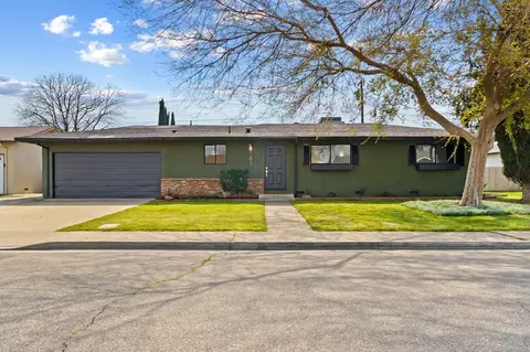 161 W Spring Ln, Lemoore, CA 93245