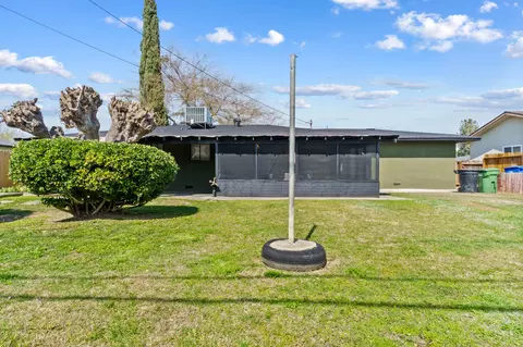 Exterior - 161 W Spring Ln, Lemoore, CA 93245 photo 8 of 8