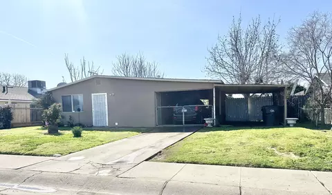 245 W Ponderosa St, Farmersville, CA 93223