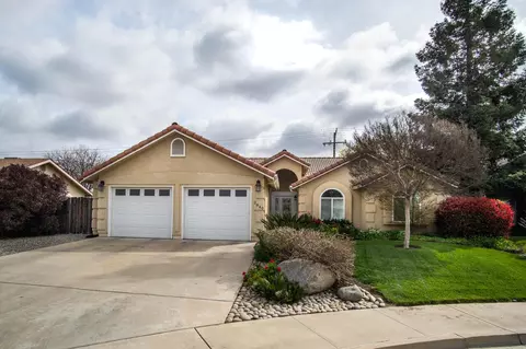 2840 S Rova Ct, Visalia, CA 93277