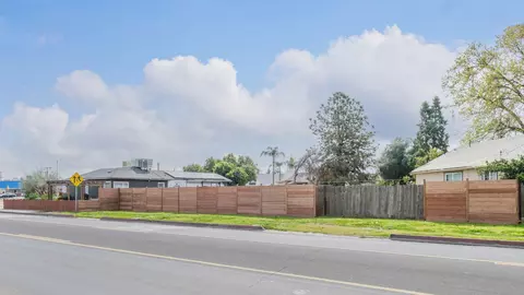 970 El Monte Way, Dinuba, CA 93618