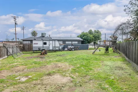 970 El Monte Way, Dinuba, CA 93618 photo 3