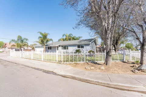 1922 E Ash Ave, Tulare, CA 93274 photo 3
