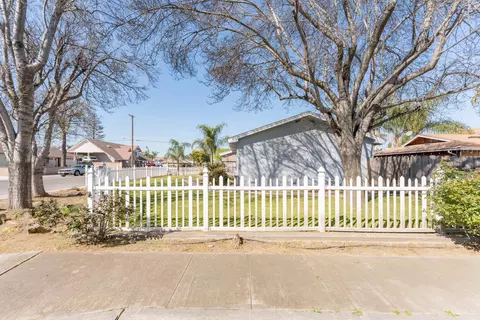 1922 E Ash Ave, Tulare, CA 93274 photo 9