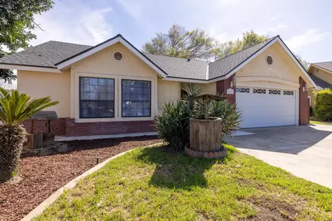 2705 W Mission Ct, Visalia, CA 93277
