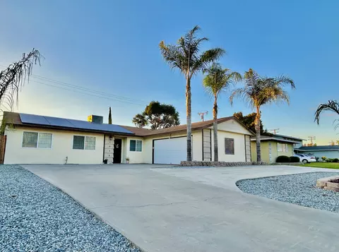 1039 S Silvervale St, Visalia, CA 93277