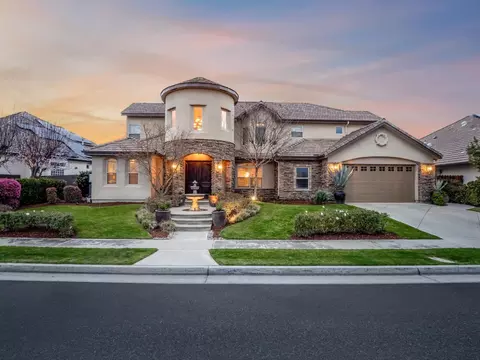 10764 N Baird Ave, Fresno, CA 93730