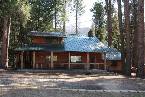 1802 James Dr, Springville, CA 93265