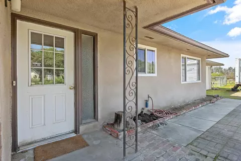 30725 Mehrten Dr, Exeter, CA 93221 photo 2