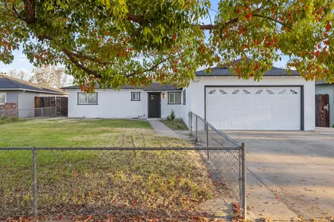 5737 E Norwich Ave, Fresno, CA 93727