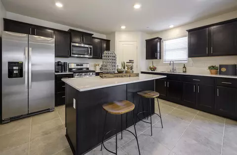 2766 Castlerock Ave #346, Tulare, CA 93274