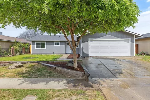 1488 E Cerritos Ave, Tulare, CA 93274