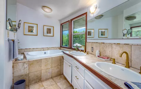 Bath - 43452 Kaweah River Dr, Three Rivers, CA 93271 photo 2 of 3