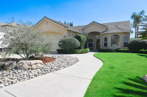 3615 E Paradise Ave, Visalia, CA 93292