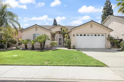 1273 Hillcrest St, Selma, CA 93662