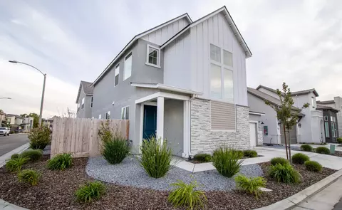 3331 W Venice Ave, Visalia, CA 93277