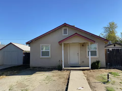 15706 Wisteria Dr, Ivanhoe, CA 93235
