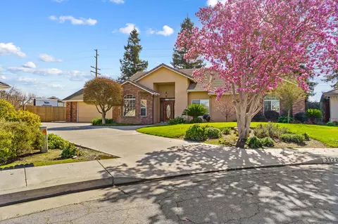 3522 S Giddings Ct, Visalia, CA 93277