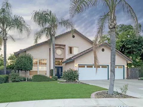 2805 S Avocado Ct, Visalia, CA 93277