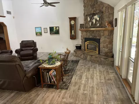 Living - 2506 E Vassar Ct, Visalia, CA 93292 photo 3 of 4