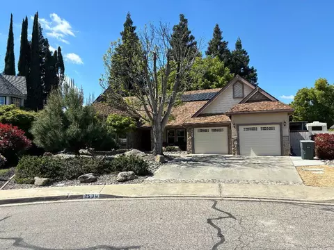 Exterior - 2506 E Vassar Ct, Visalia, CA 93292 photo 4 of 7