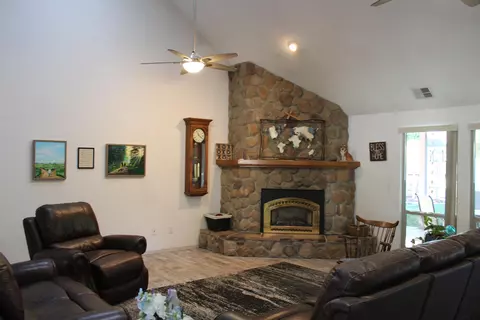 Living - 2506 E Vassar Ct, Visalia, CA 93292 photo 4 of 4