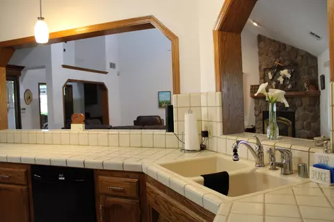 Bath - 2506 E Vassar Ct, Visalia, CA 93292 photo 1 of 3