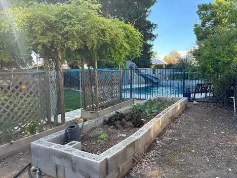 2506 E Vassar Ct, Visalia, CA 93292