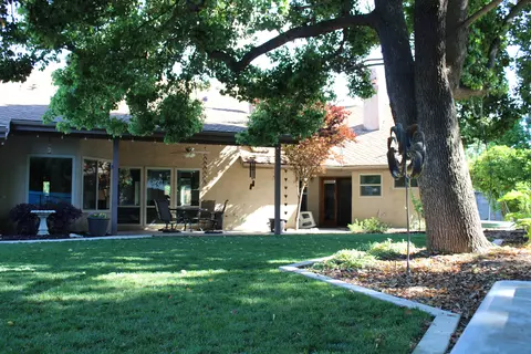 Exterior - 2506 E Vassar Ct, Visalia, CA 93292 photo 5 of 7