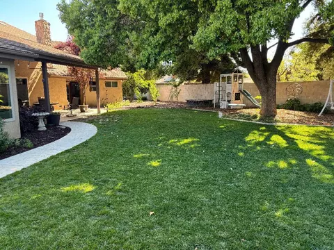 Exterior - 2506 E Vassar Ct, Visalia, CA 93292 photo 2 of 7