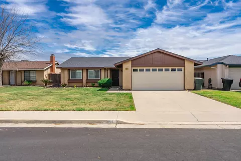 2051 Harrison Ave, Hanford, CA 93230
