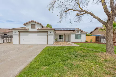 552 Imperial Dr, Hanford, CA 93230