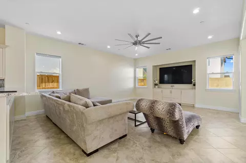 3114 E Beech Ct, Visalia, CA 93292 photo 8