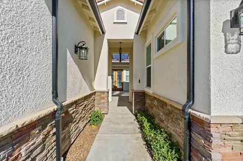 3114 E Beech Ct, Visalia, CA 93292 photo 3