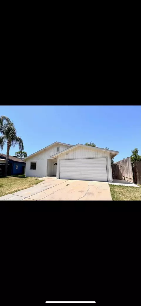 32621 Grove St, Ivanhoe, CA 93235 photo 3
