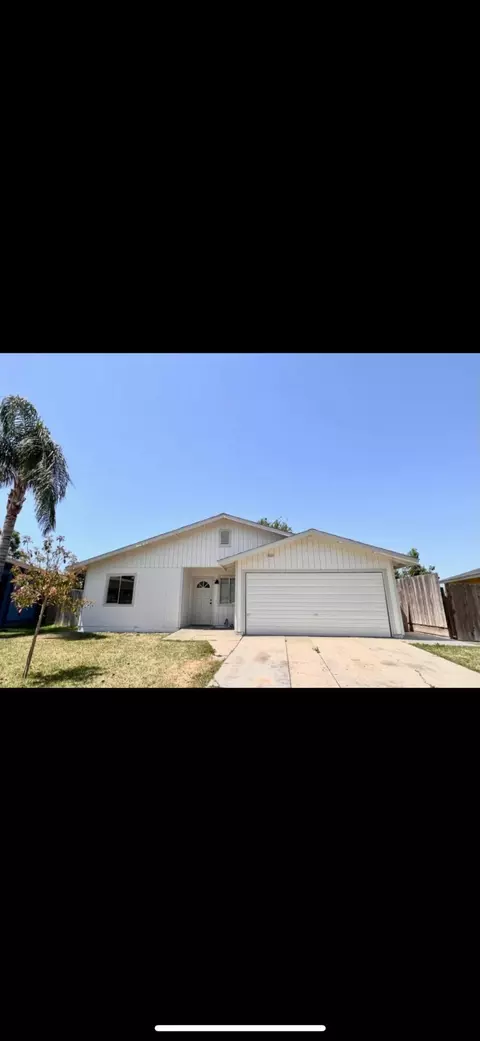 32621 Grove St, Ivanhoe, CA 93235 photo 2