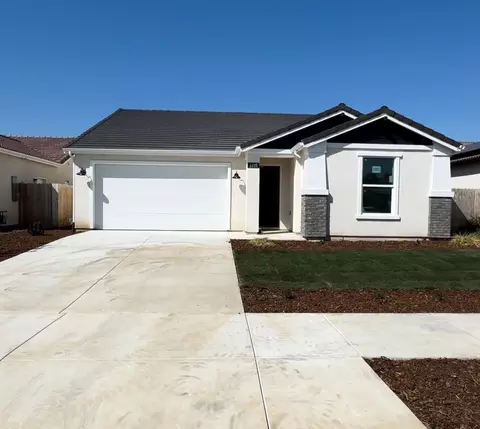 2235 S Edison St, Visalia, CA 93292