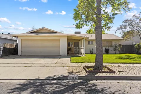 436 S Howard St, Tulare, CA 93274