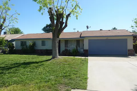 820 Page Ave, Lindsay, CA 93247