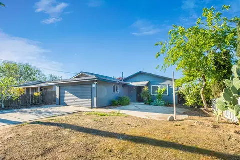 210 E Paradise Ave, Visalia, CA 93277