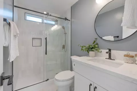 Bath - 1340 14th St, Los Osos, CA 93402 photo 3 of 6