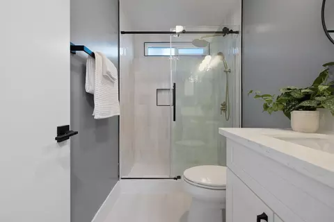 Bath - 1340 14th St, Los Osos, CA 93402 photo 2 of 6