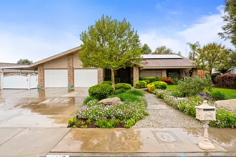 410 Estate Dr, Tulare, CA 93274