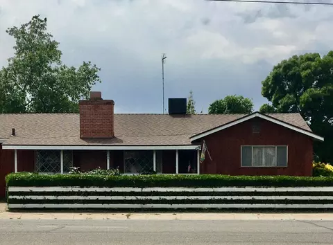 2605 W Walnut Ave, Visalia, CA 93277