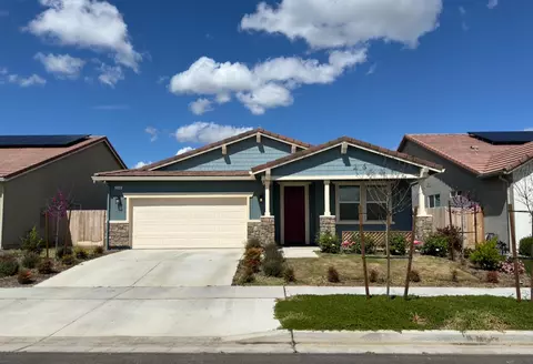 2506 Muscat St, Hanford, CA 93230